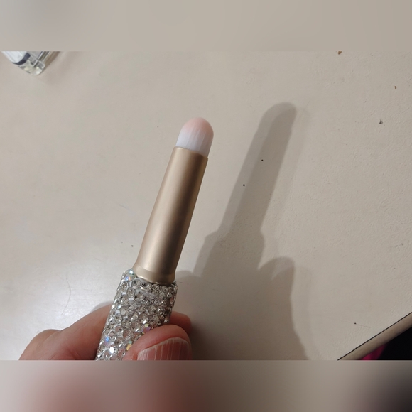 Rhinestone Lip Brush - Picture 3 of 4
